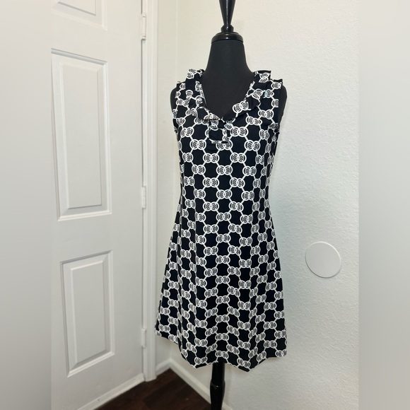 Lulu-B Dresses & Skirts - Lulu - B Elegant Black and White Patterned Dress